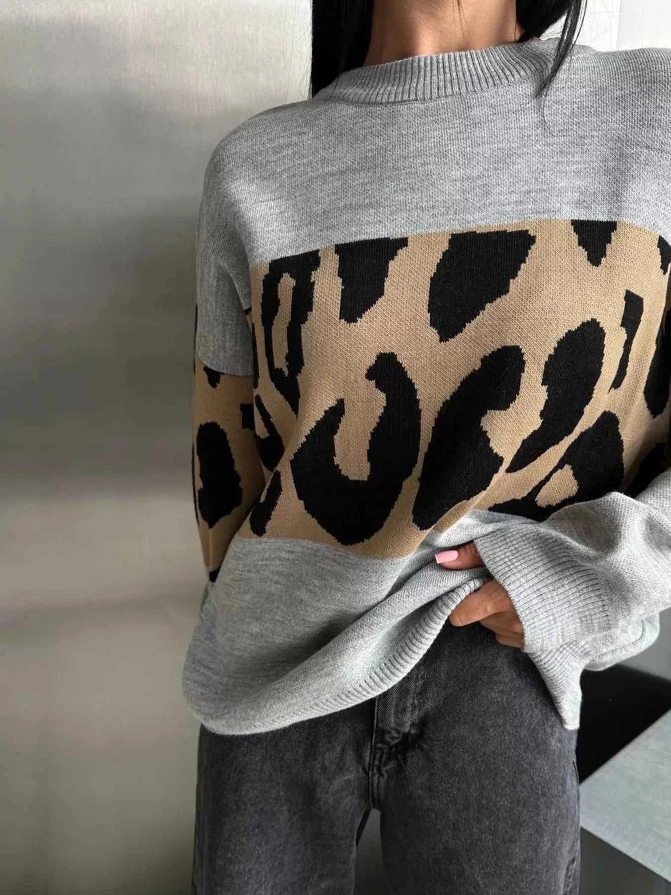 Leopard Color Block Round Neck Sweater cb88f01f55544fb88194588f858cd6e1-Max-Origin