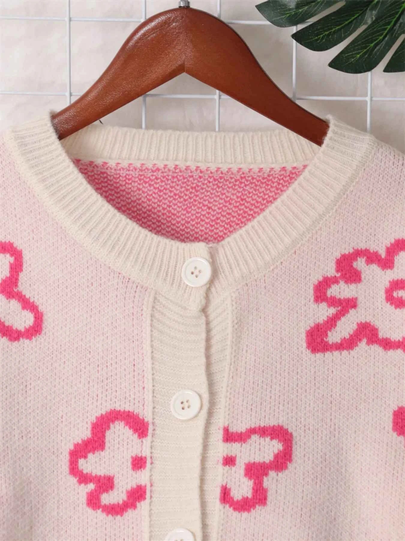 Floral Pattern Button-Up Cardigan ccb9d7dad4cb4d9ea99f2334c0d9b5a0-Max-Origin