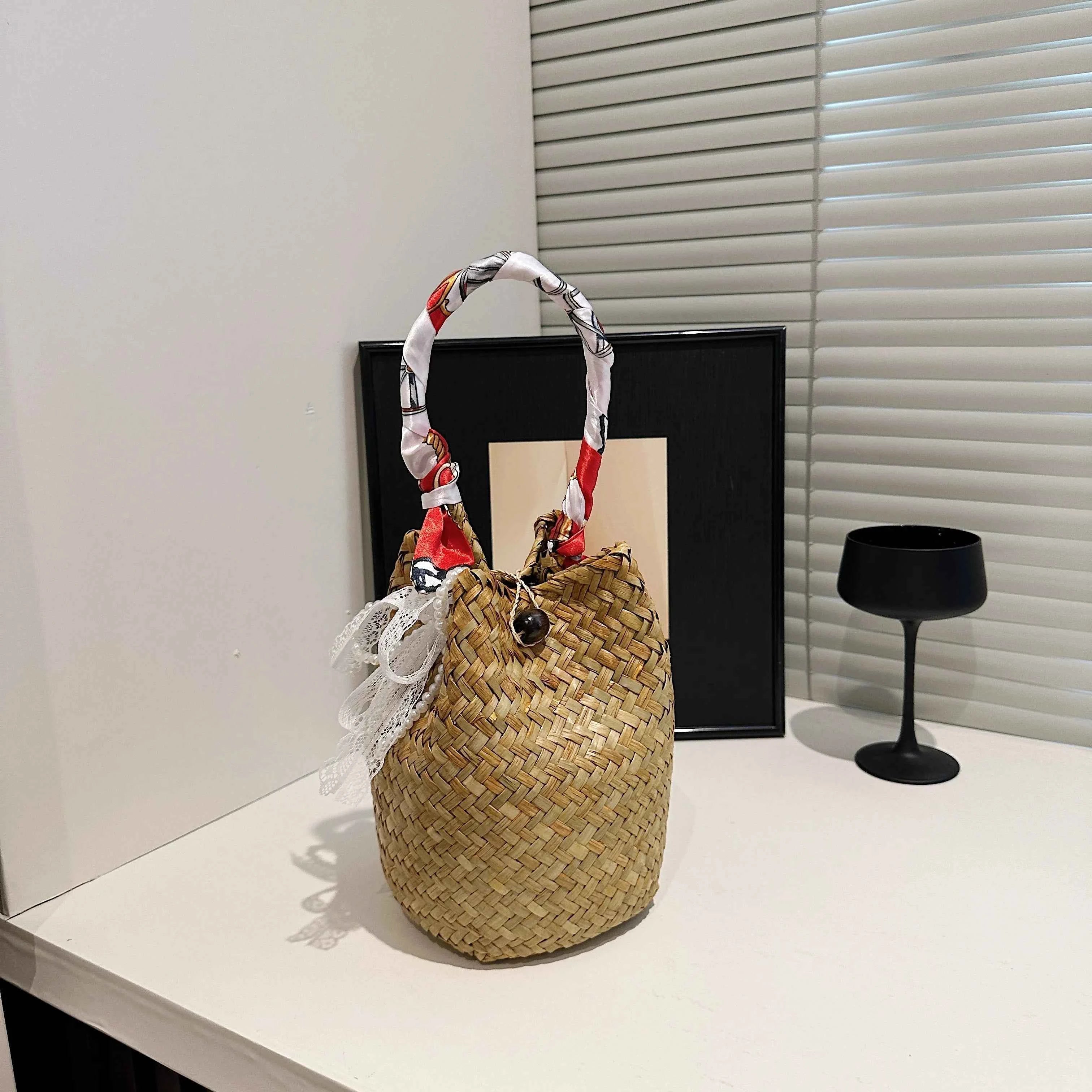 Woven Straw Basket Handbag Red onesize ccbbad2f2c8d46f39ddddad21321ae82-Max-Origin