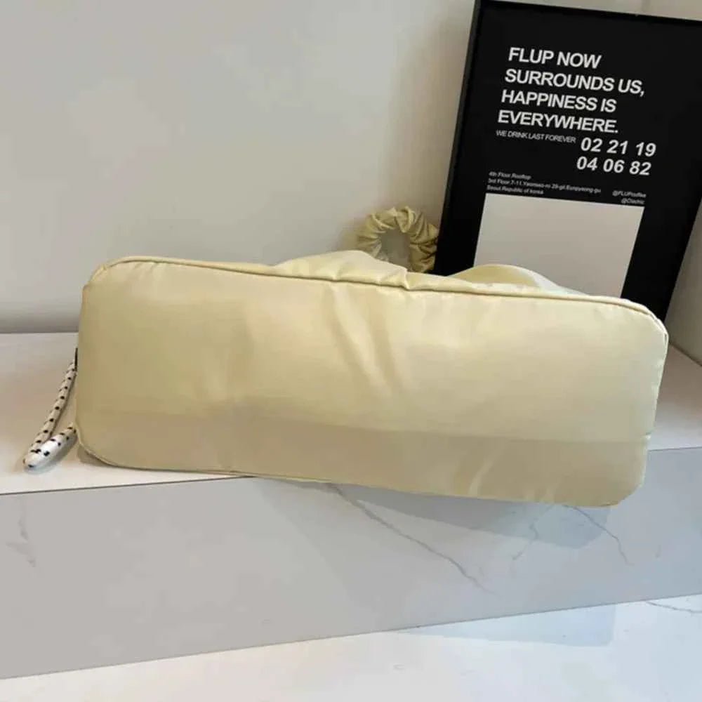 Ruched Large Tote Bag cd561c10-0566-4229-82ea-68002c6775db-Max