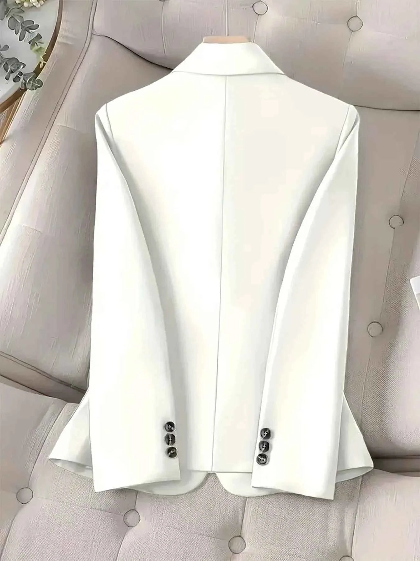 One-Button Blazer with Pockets ce6355ad08ce4a36953a13b596dccbb5-Max-Origin