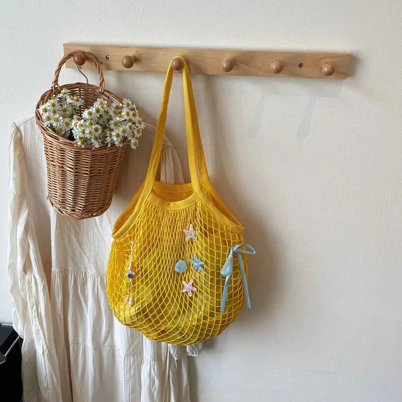 Lightweight Net Shoulder Bag Yellow onesize ce63c963a1fa4089a03a2a0eeb45eb4b-Max-Origin
