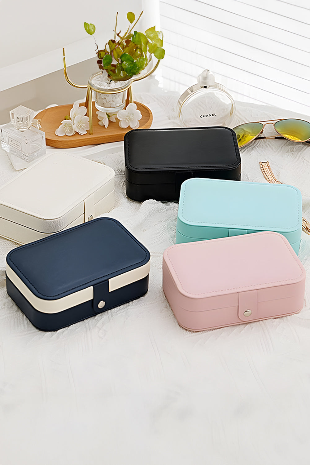 White Multi Layers Lint Lined Buttoned Closure Portable Jewelry Organizer cea45efecabe7dd5