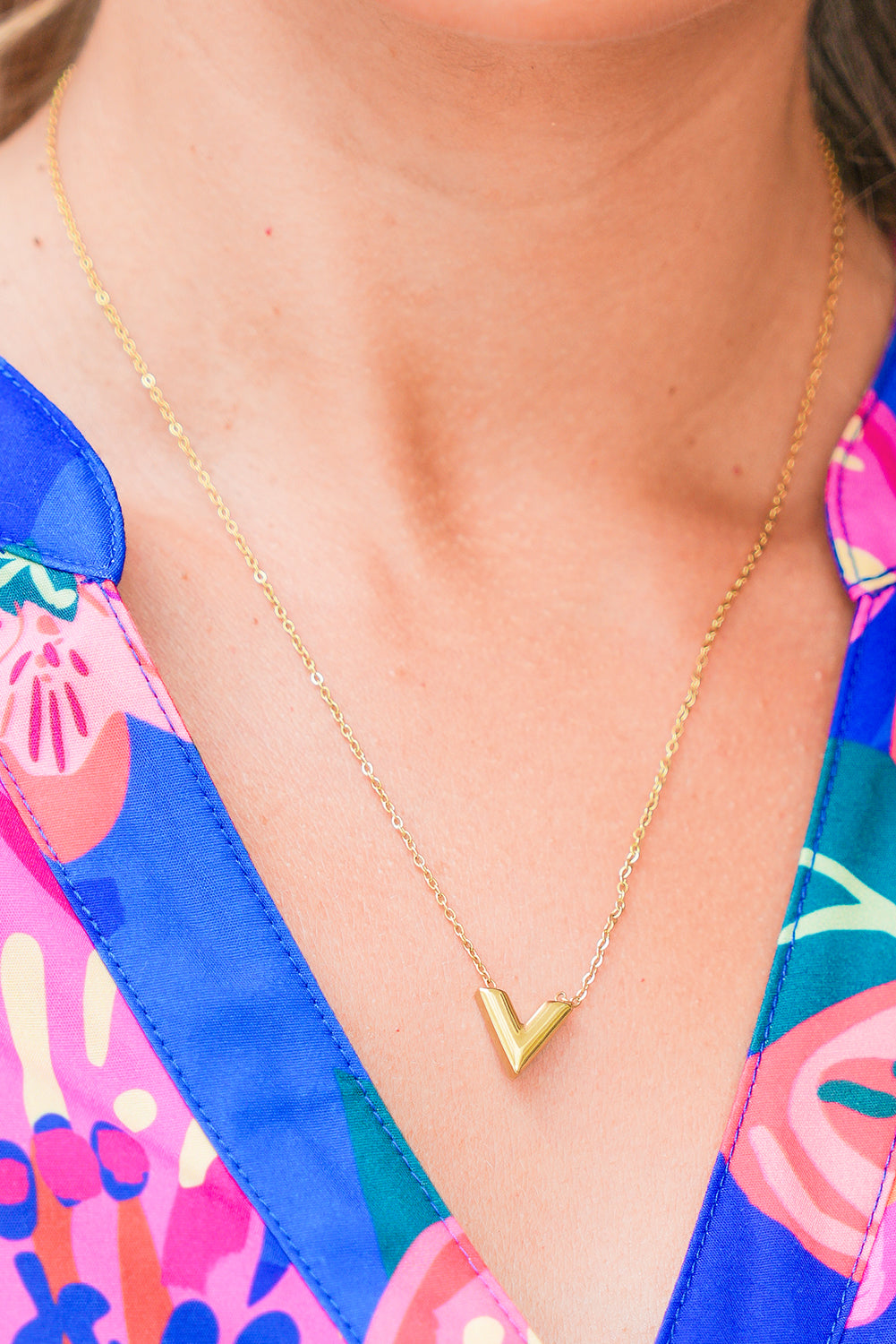 Gold Minimalist V Pendent Chain Necklace cee697c25ca2443a