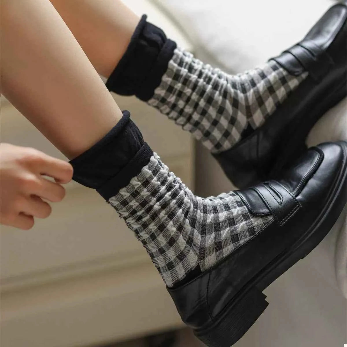 Two-Tone Cotton Knit Crew Socks cef3bf12-ceb8-48a9-a7a7-3622f2ef4ad1-Max-Origin