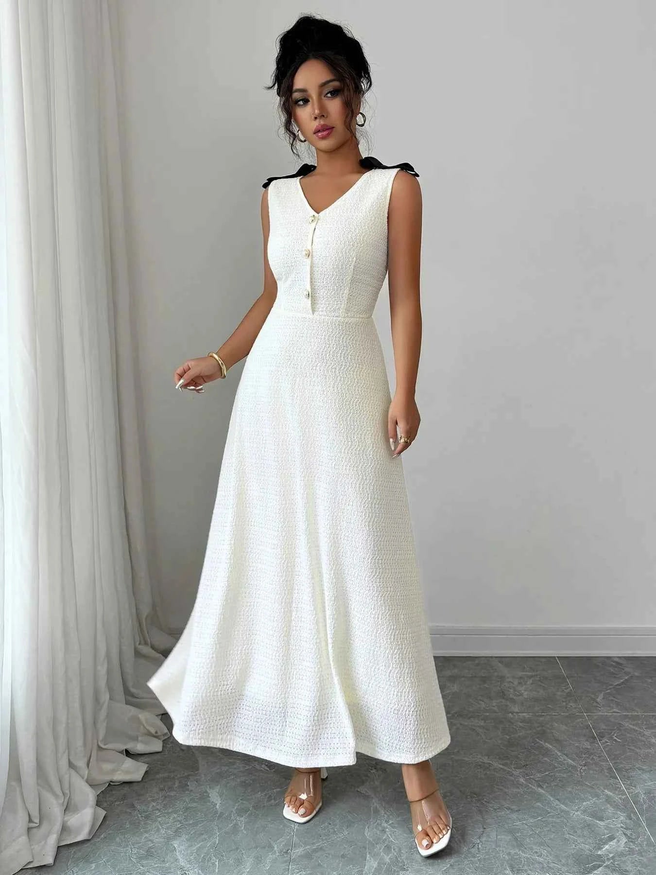 Buttoned Sleeveless Maxi Tank Dress cff0e46b-cfb7-4305-9ec8-ad100037948e-Max-Origin