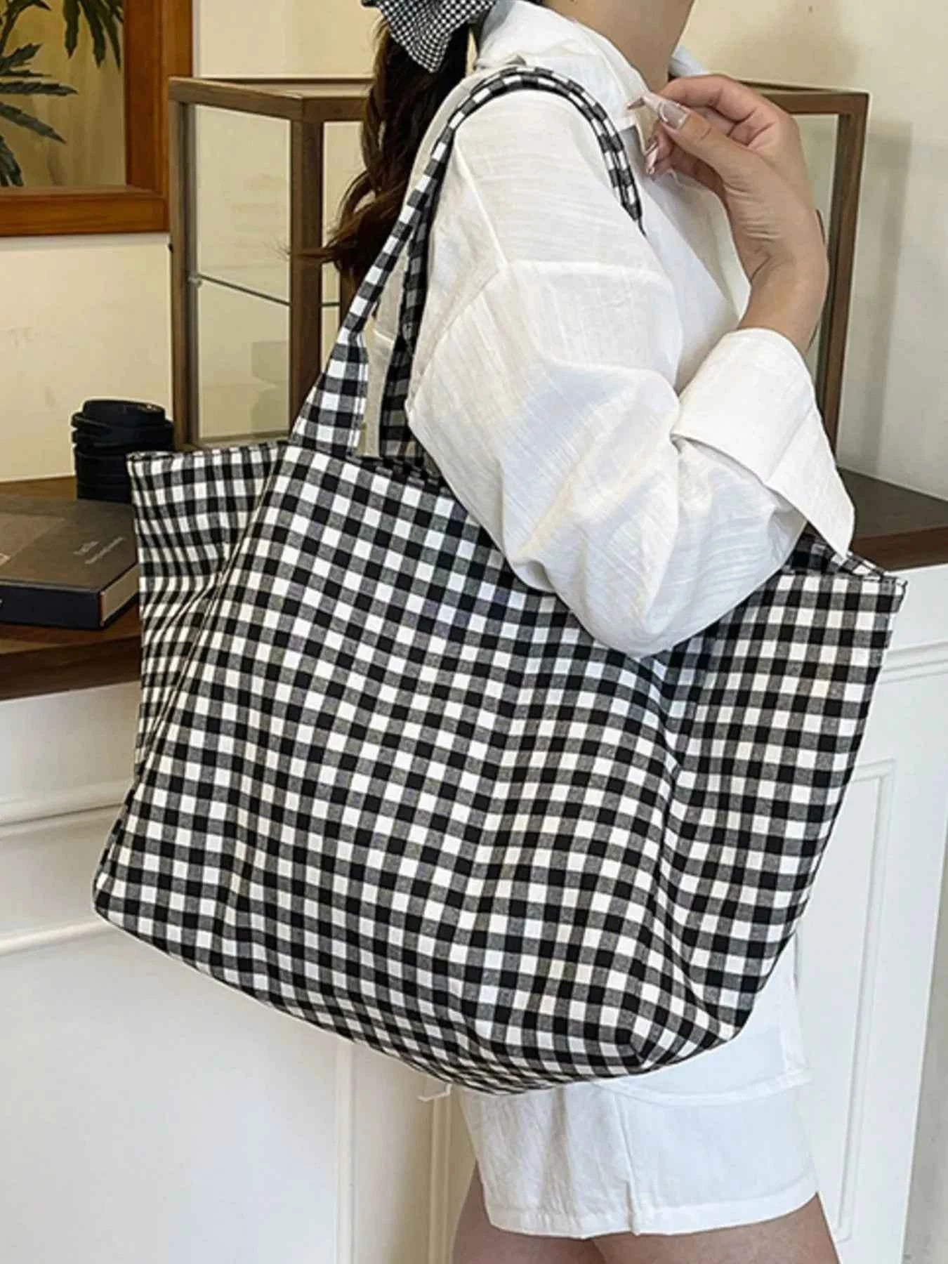 Classic Plaid Tote Bag d0c0b2c6-f1fa-4fad-84f5-b924d3943fb6-Max-Origin