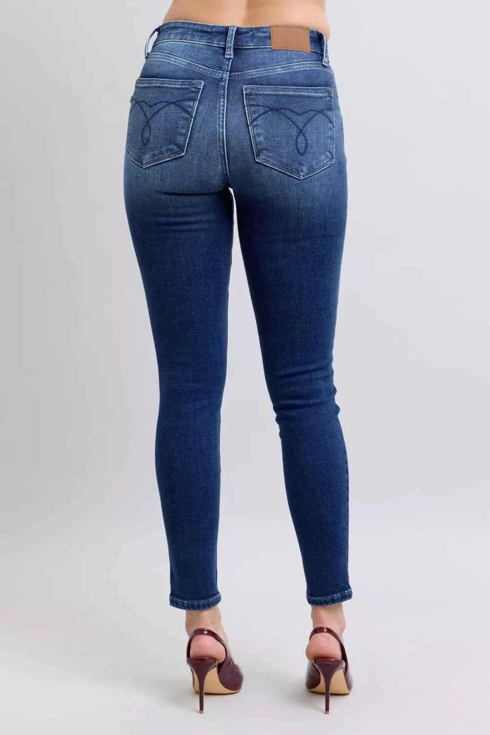Judy Blue Full Size Washed Thermal Skinny Jeans Plus Size d111466788e84169b1971f5aaa10ed20-Max-Origin