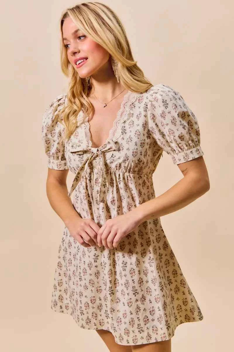 SO ME Floral Print Lace Trim Short Sleeves Mini Dress d119c5507e1f47c99428a8719db5db34-Max-Origin