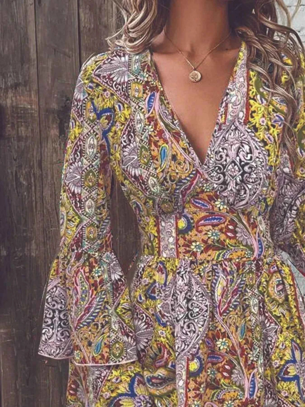 Paisley Print V-Neck Flounce Sleeve Dress d18559d3-ffbb-436e-811c-f73d63f90e99-Max-Origin