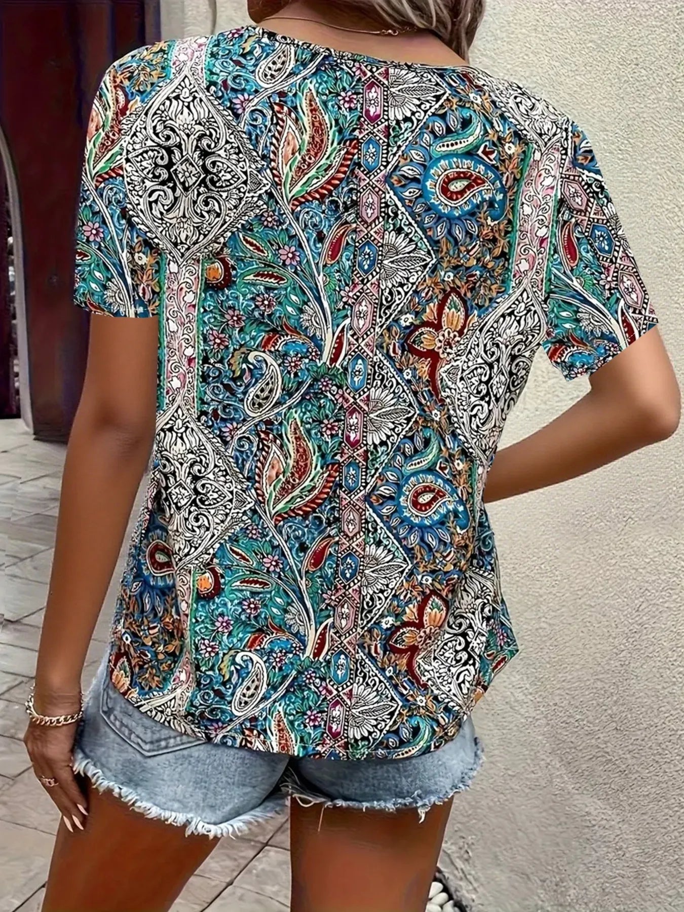 Bohemian Paisley Print V-Neck Short Sleeve T-Shirt d1ecbda0-eb47-4122-8919-51b19232b4ba-Max-Origin