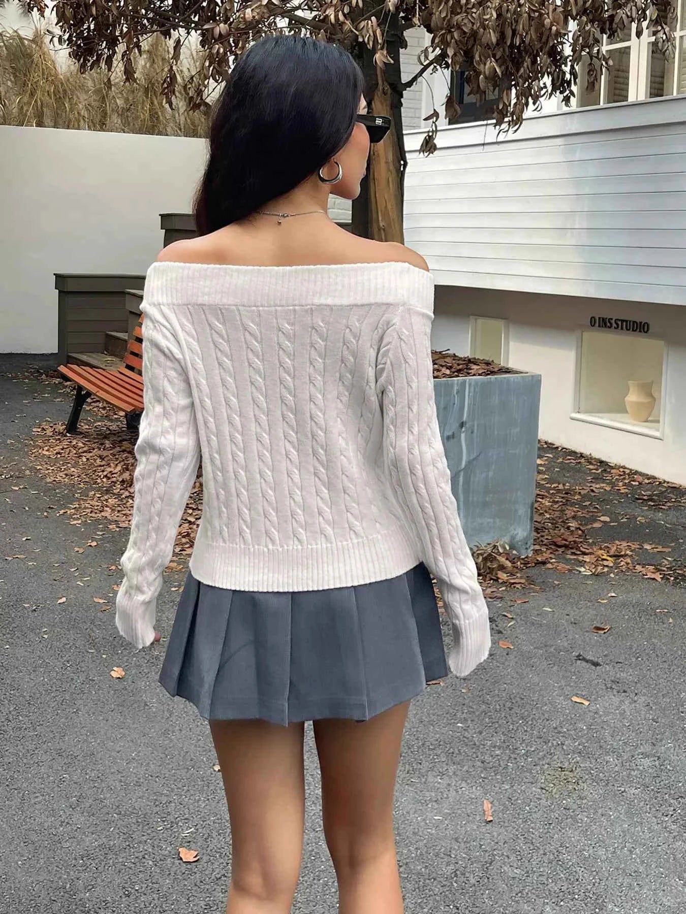 Off-Shoulder Cable Knit Sweater d1f04c07ad824fdca5b9ac797c54de75-Max-Origin
