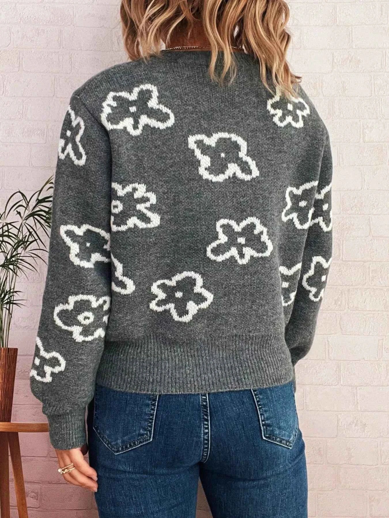 Floral Pattern Button-Up Cardigan d2065456-ad1a-4409-9d4c-450c82ca69a7-Max-Origin