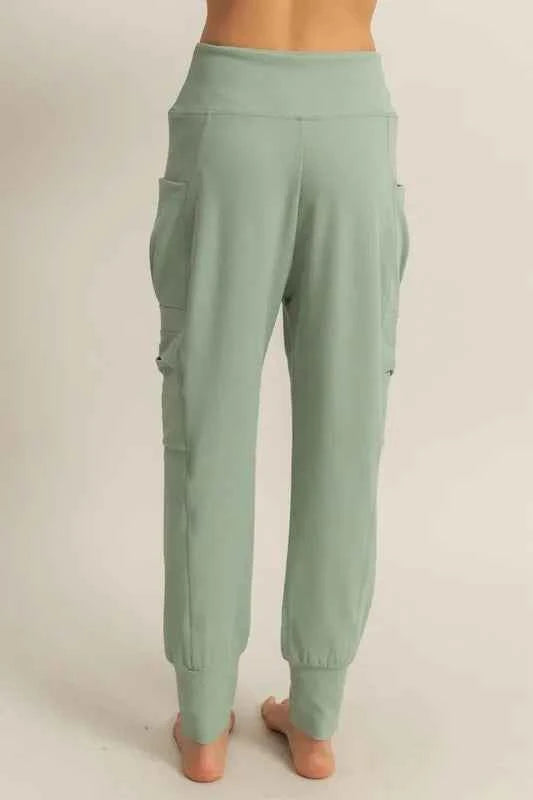 HYFVE High-Waist Pocket Detail Comfy Sweatpants d2377ec5923b478881fc7e7f9ea3f6b9-Max-Origin