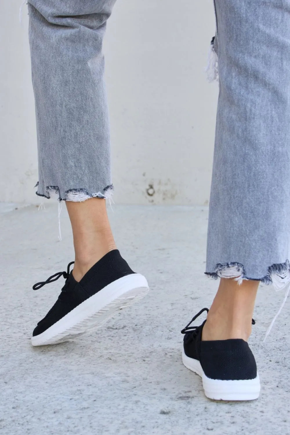 Forever Link Flat Round Toe Lace-Up Sneakers d238fab0-e85c-49a1-bc74-ef73fb8eefcc-Max