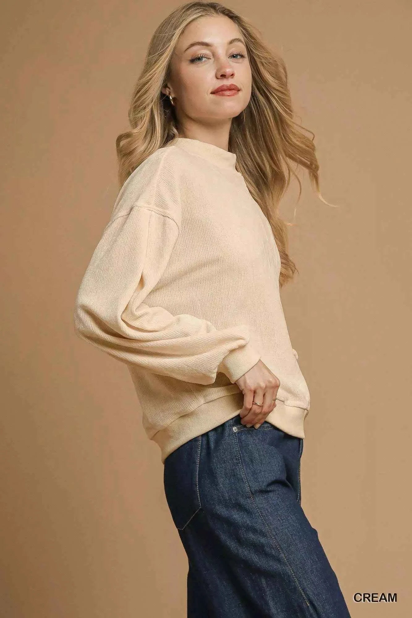 Umgee Velour Crewneck Balloon Sleeve Sweatshirt d2946683-5315-4dc4-97d6-c58af46f60bc-Max-Origin