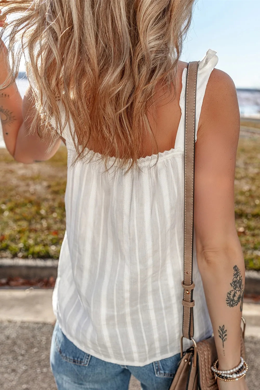 Lace Detail Ruffled Buttoned Loose Fit Tank Top d29b21bb-f2cf-4294-88c7-a02dbeebf1ab-Max-Origin