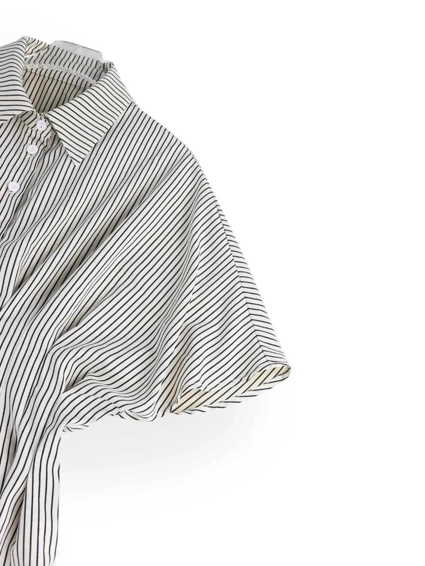 Striped Short Sleeve Button-Up Shirt d2a9ea70-a5cd-4d44-82ef-cb7efdcc805c-Max-Origin