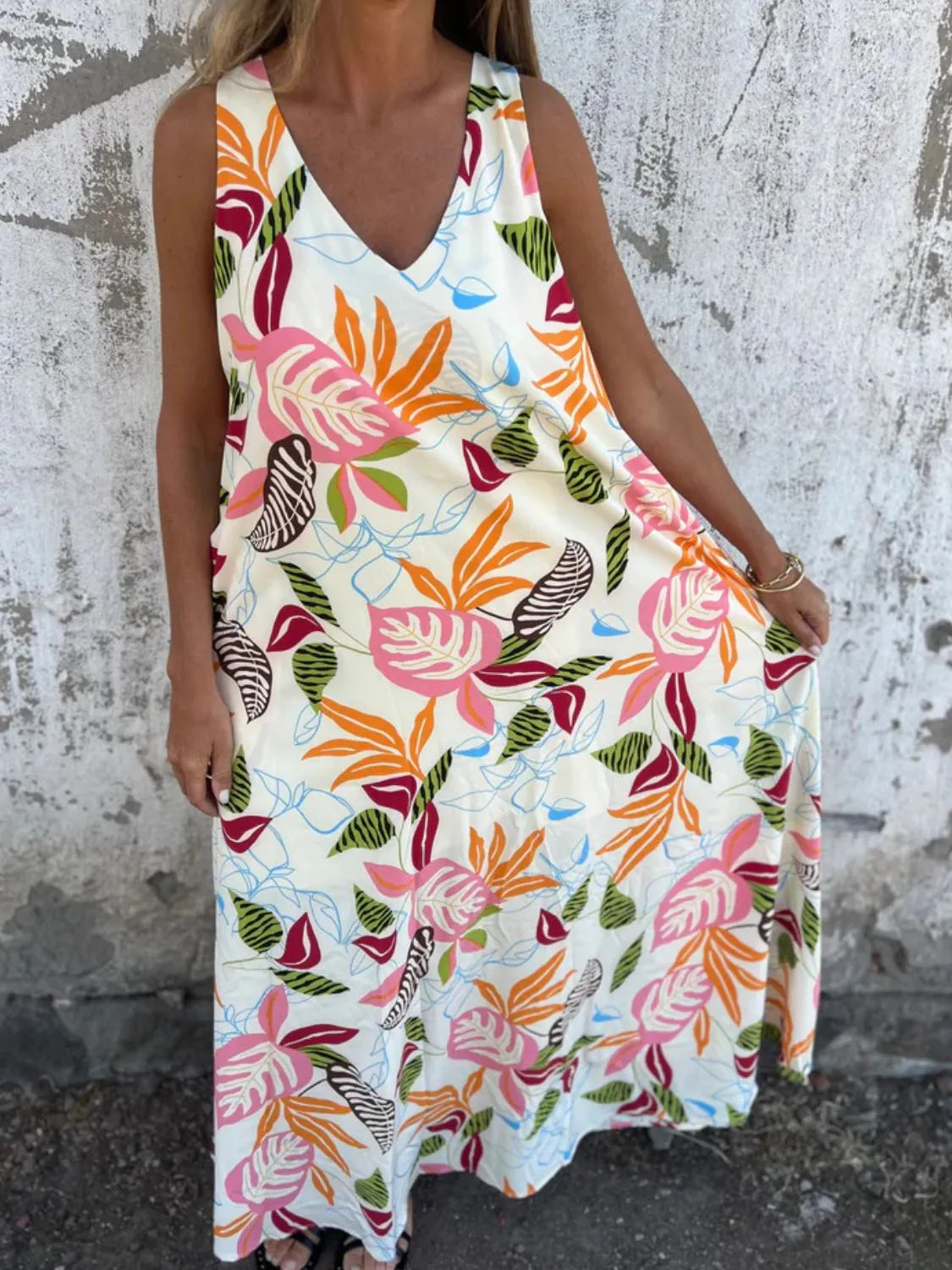 Full Size Printed V-Neck Sleeveless Dress Plus Size d2db02ba-3210-490d-89fa-206af654072e-Max-Origin