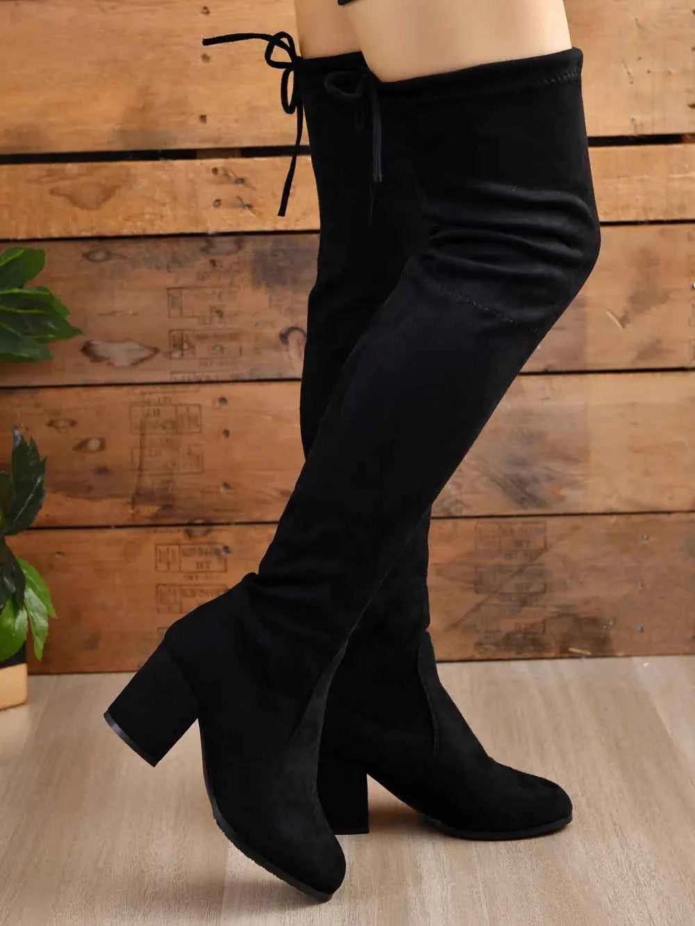 Round Toe Block Heel Boots d310ec26-6ec6-49af-b08e-27ed36fe9af6-Max