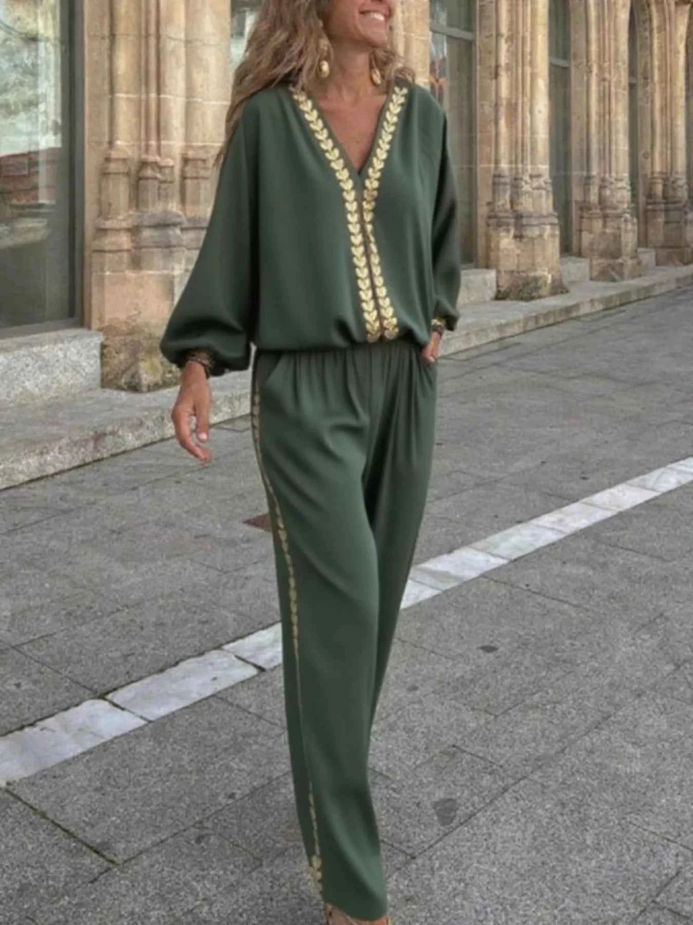 Full Size Contrast Trim V-Neck Top and Pants Set Plus Size d321f749256c4c5b9b5482a8f5608731-Max-Origin