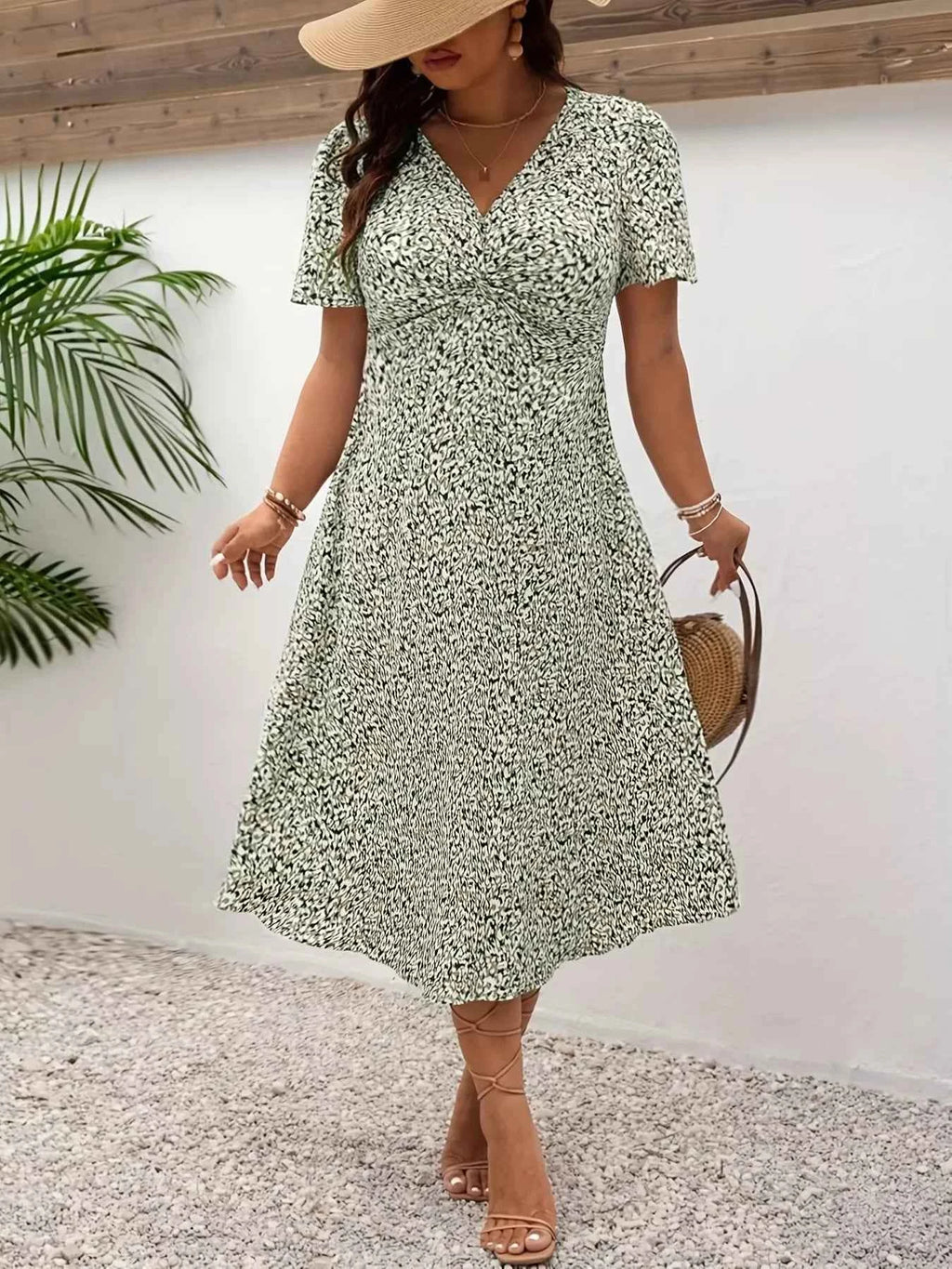Plus Size Printed V-Neck Short Sleeve Midi Dress d32526bcf52c4229895df158624815e3-Max-Origin