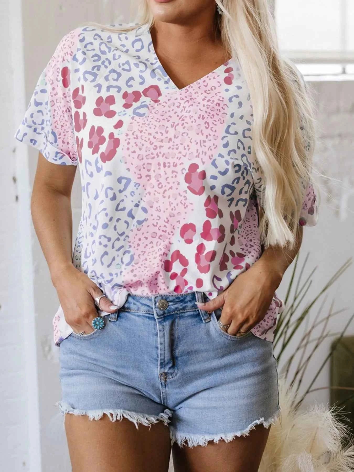 Leopard Print V-Neck Casual Blouse d348135d-34ac-4f4e-9195-9dfdbb8326c3-Max-Origin