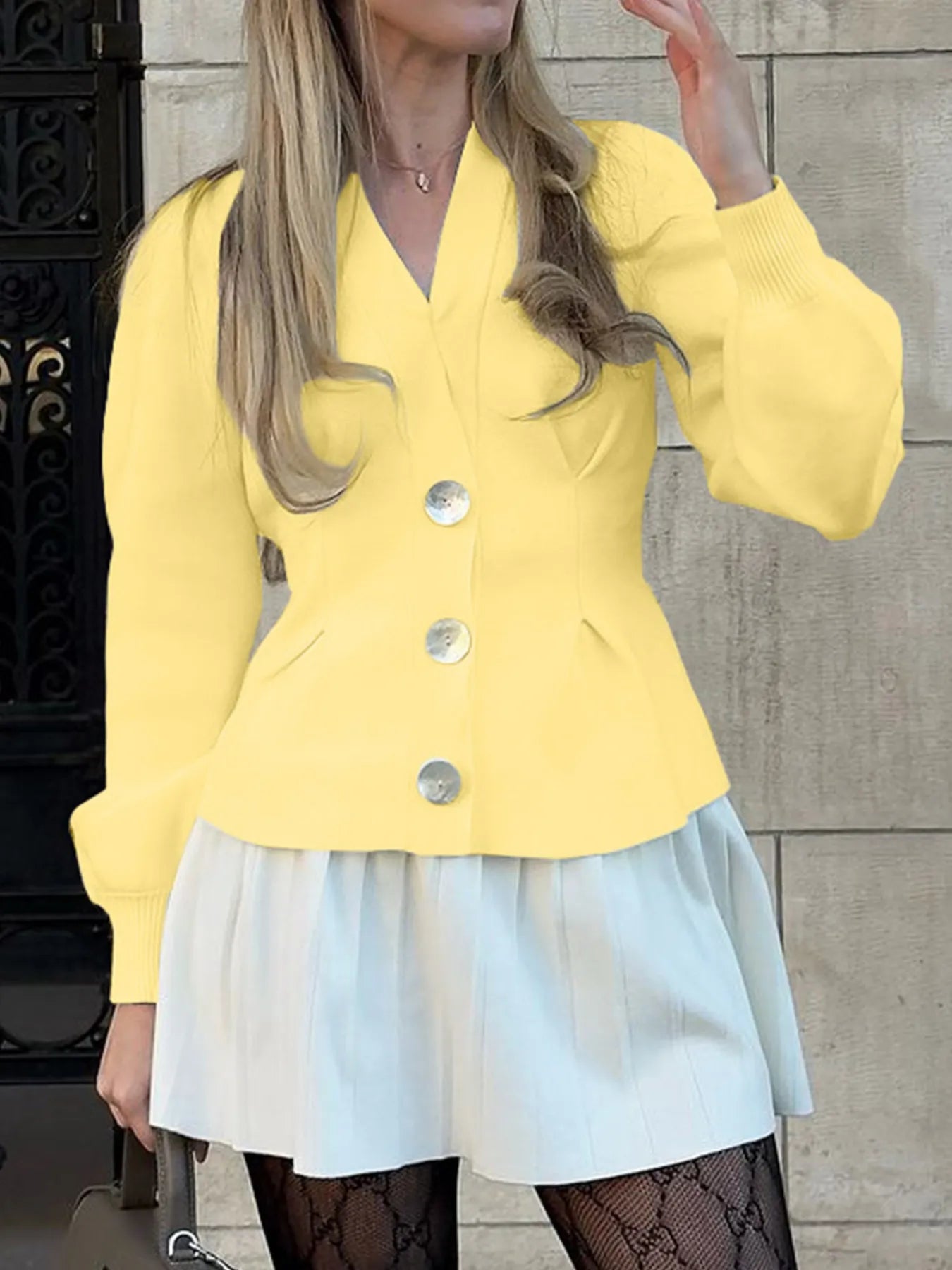 Button-Up V-Neck Knit Cardigan d374788e808848ffb4c0acb0c2a0fe00-Max-Origin