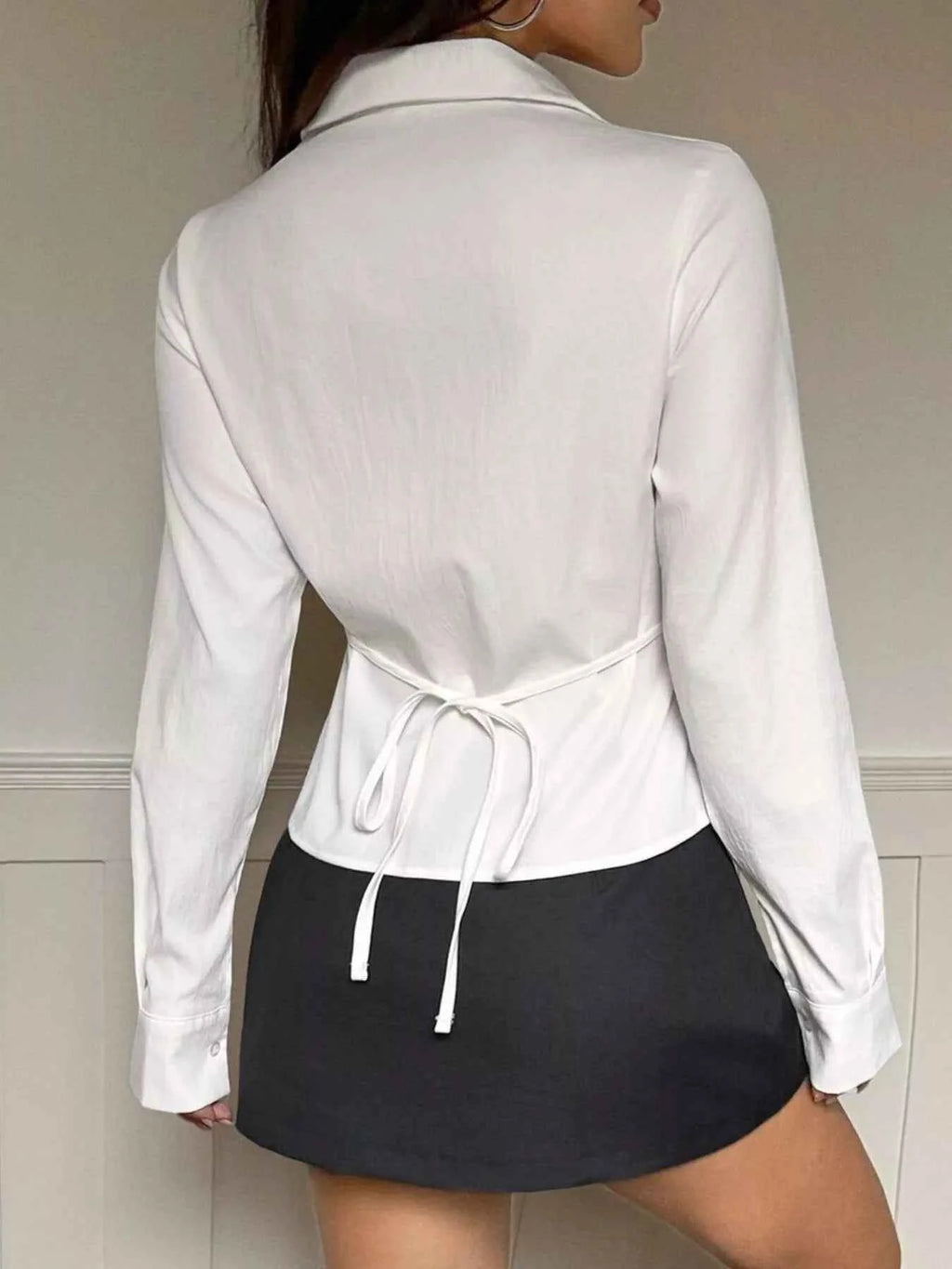 Button-Down Long Sleeve Fitted Shirt d3b40f16-b075-4ee5-bd15-f844405e765e-Max-Origin