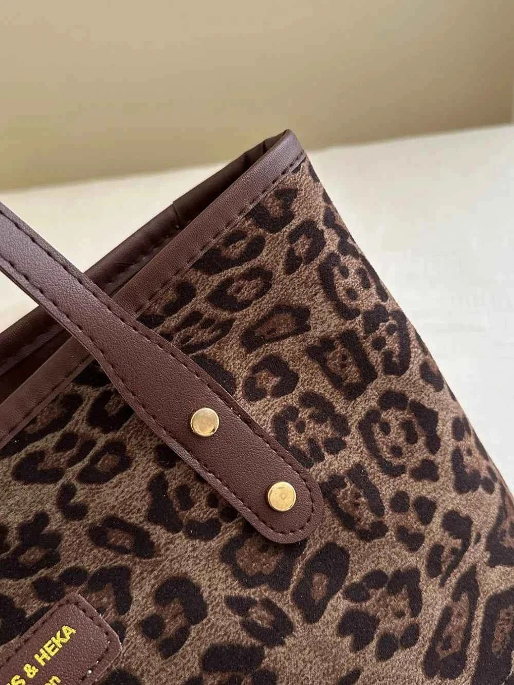 Leopard Polyester Tote Bag d4038280-a57f-4824-ab3b-012ef466c01e-Max