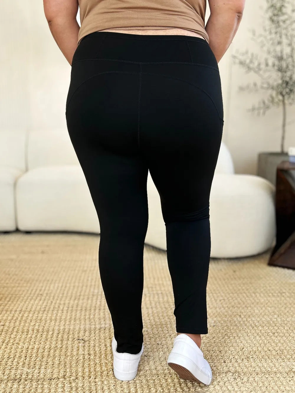 Wide Waistband Sports Leggings d476a381-9bd0-4cb4-8396-dba2f4f3b4c2-Max