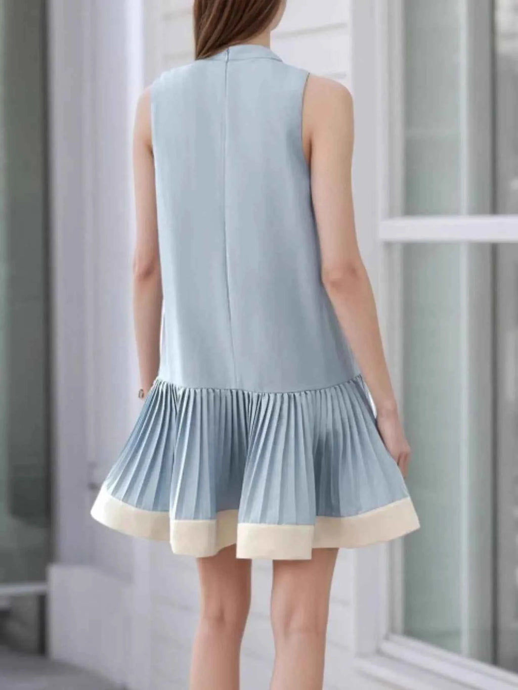 Sleeveless Pleated Hem Dress d4cef40e-0c60-4c4d-bc34-9c0096507b92-Max-Origin