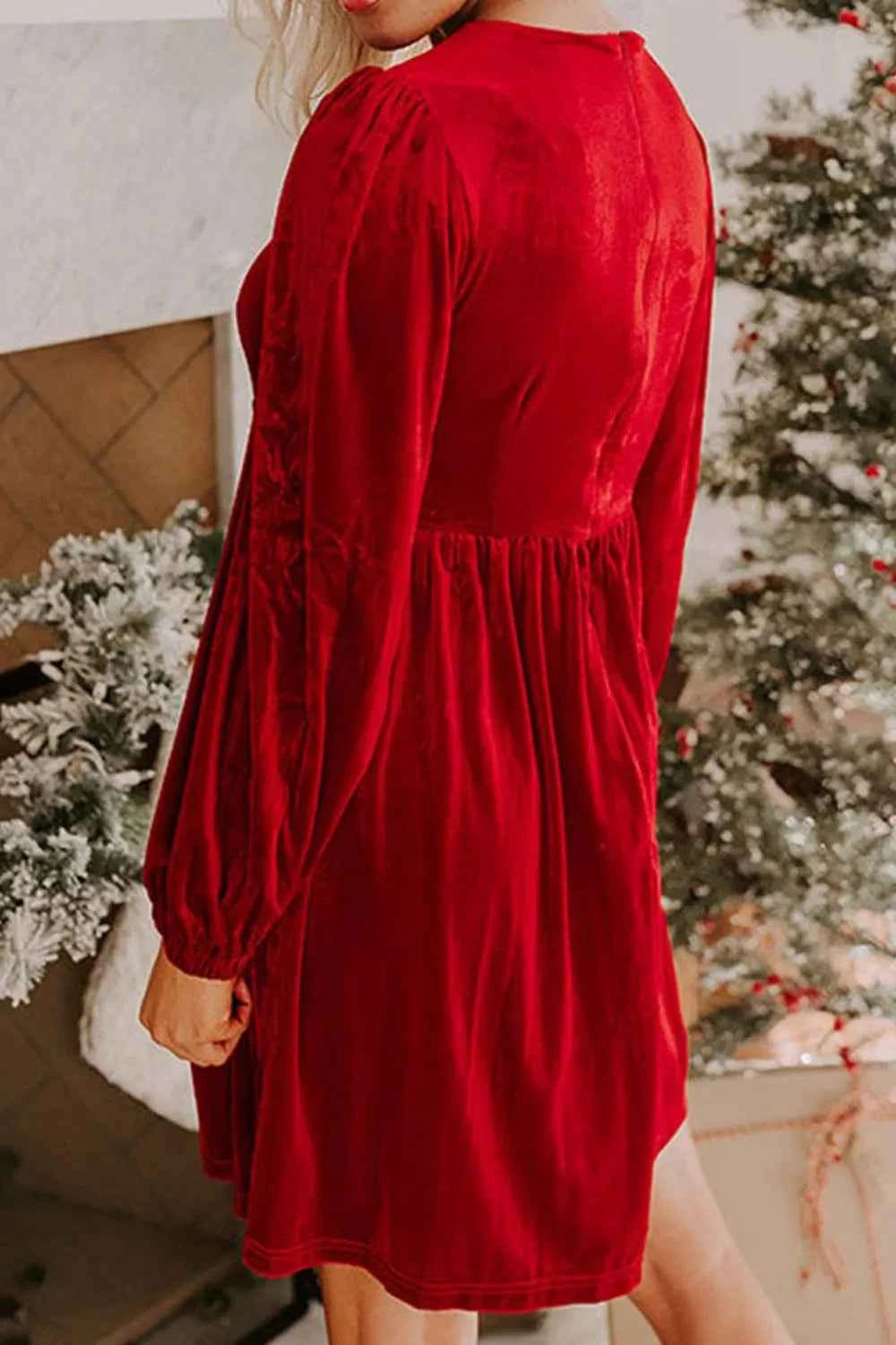 Velvet Bow Front Balloon Sleeve Dress d4e1000e-f3c7-4a78-be43-7ab00919455b-Max-Origin