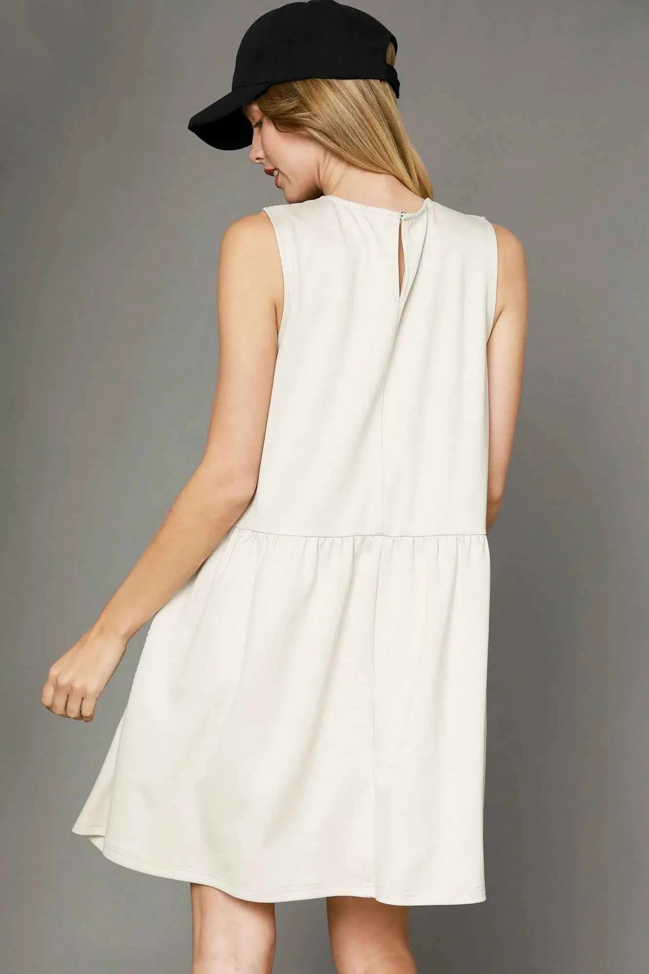 Umgee Round Neck Sleeveless Tank Dress with Pockets d5fc592e-a966-4827-aec7-32cab455cf51-Max-Origin