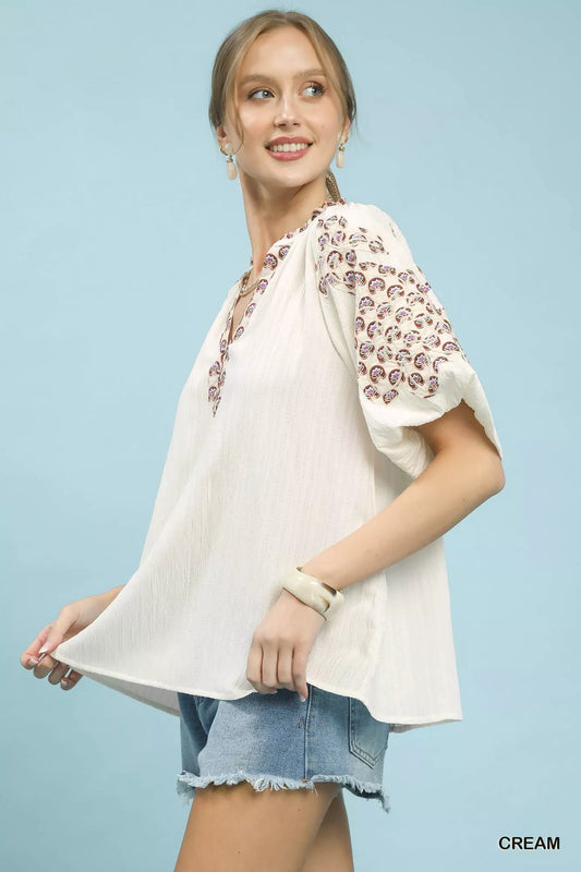 Embroidered Sleeve Contrast Trim Top d6729cd0-0da1-41fa-9c24-d7388c0e2c4e-Max-Origin