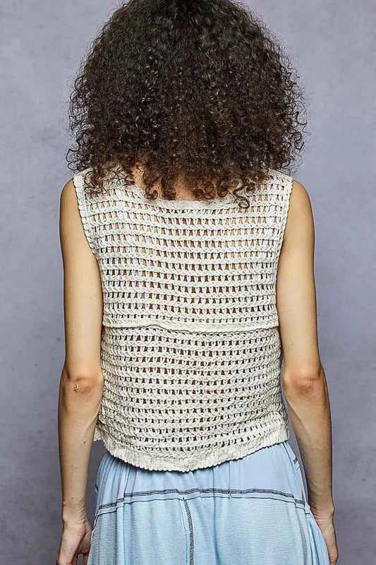 Button Down Floral Embroidery Cropped Crochet Vest Top d6bc1f9c-86fe-4eed-bbc8-fe9527e3c0f3-Max-Origin