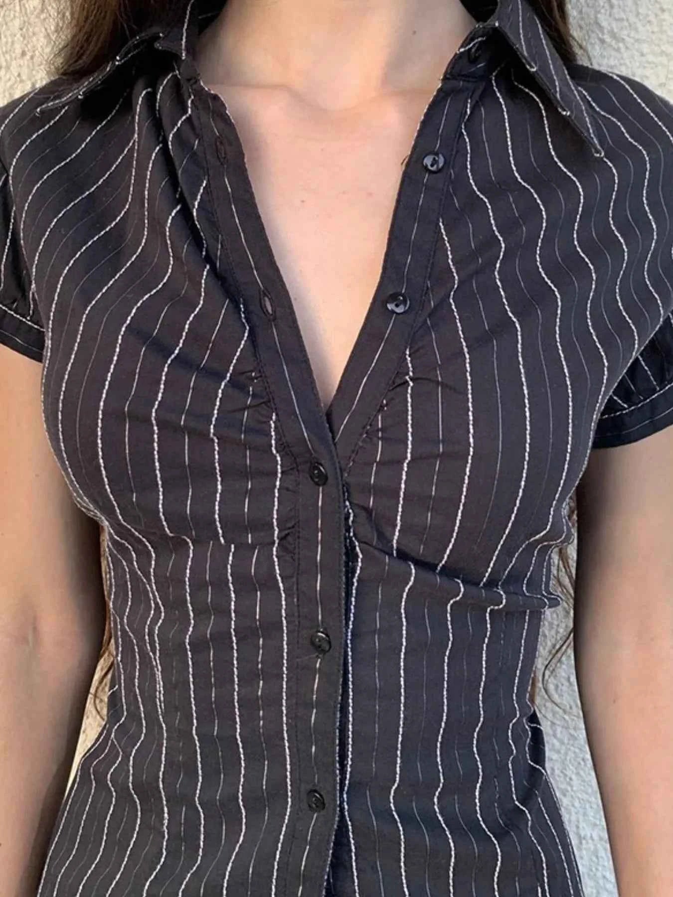 Striped Button-Down Collared Neck Shirt d725948b-dc46-4368-9417-dbd7e11c4409-Max-Origin