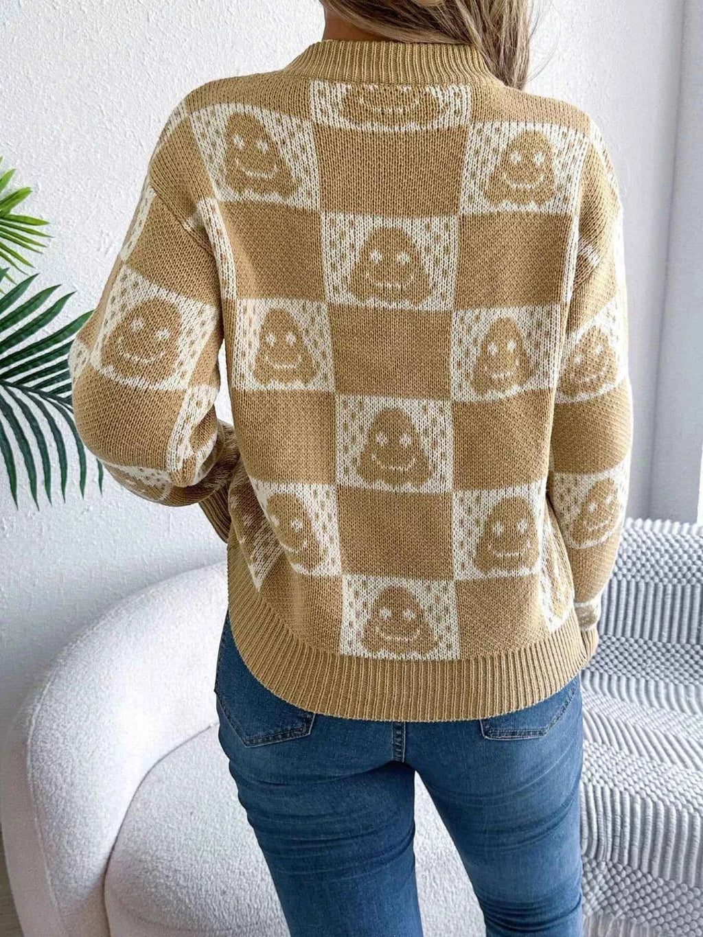 Halloween Ghost Pattern Checkered Round Neck Sweater d7cf74d294fc4ad5a362f5b9fb4501b7-Max-Origin