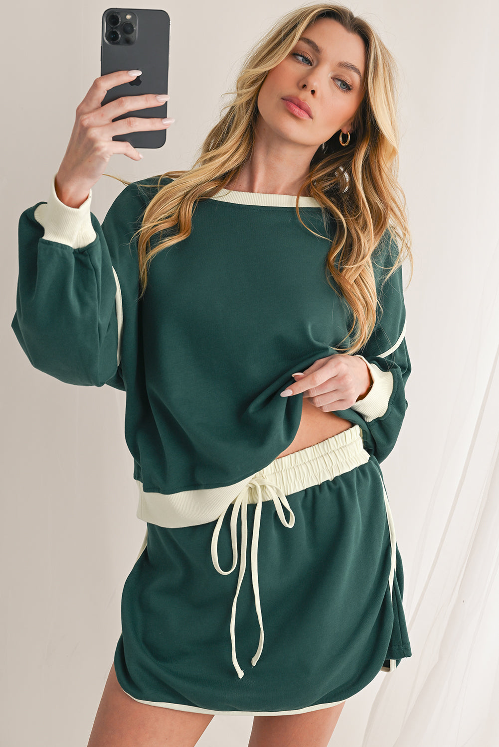 Rose Red Contrast Trim Loose Pullover and Lace-up Waist Shorts Set Evergreen d7f14d43d8d11f70