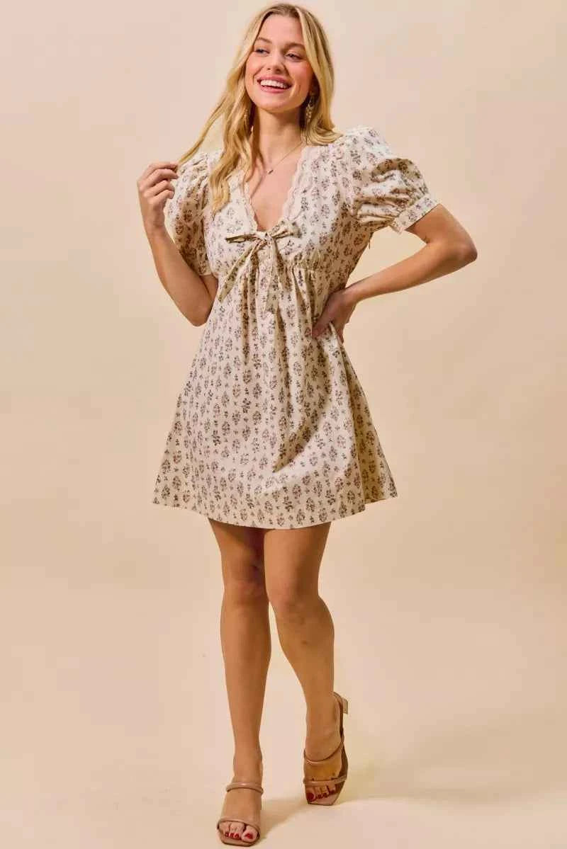 SO ME Floral Print Lace Trim Short Sleeves Mini Dress d84dae7c9d4b4c81913b56314765d52f-Max-Origin