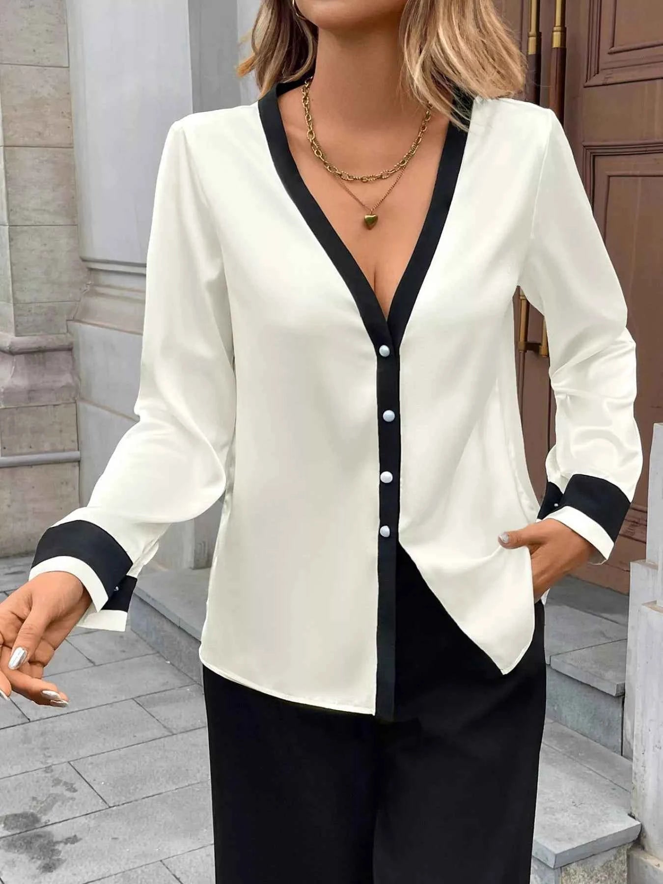 Contrast Trim V-Neck Blouse d853330d-7223-4a87-ae3a-a1abb7a3c13d-Max-Origin