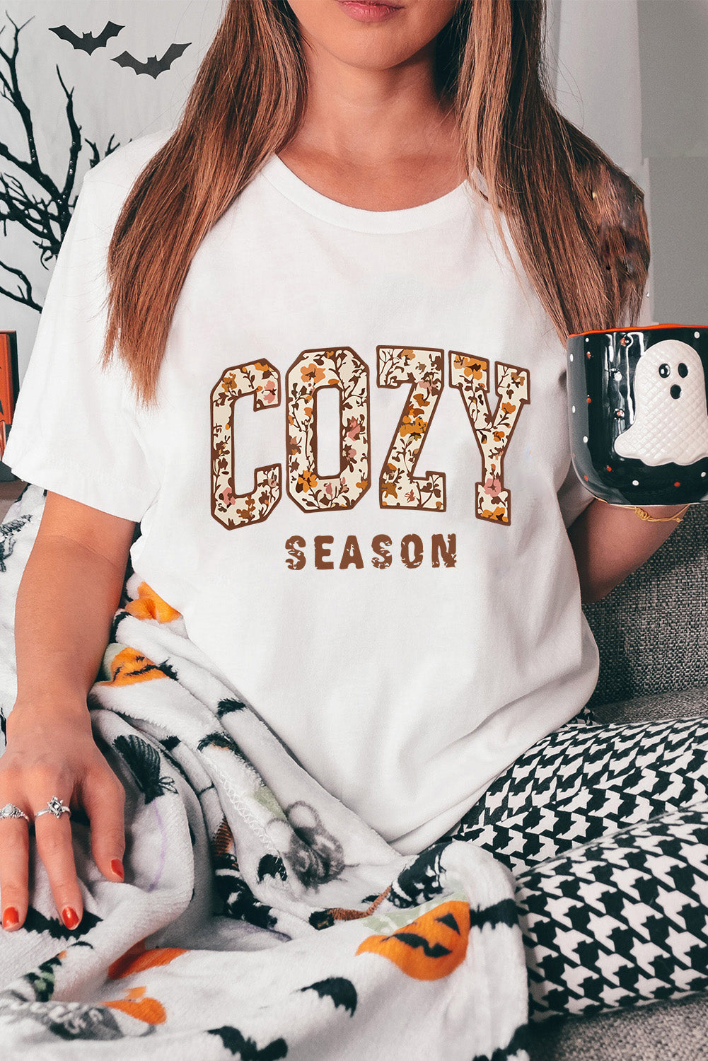 White COZY SEASON Floral Cracking Letter Heat Transfer Printing Graphic Tee d8a8cf43b7c26e1b