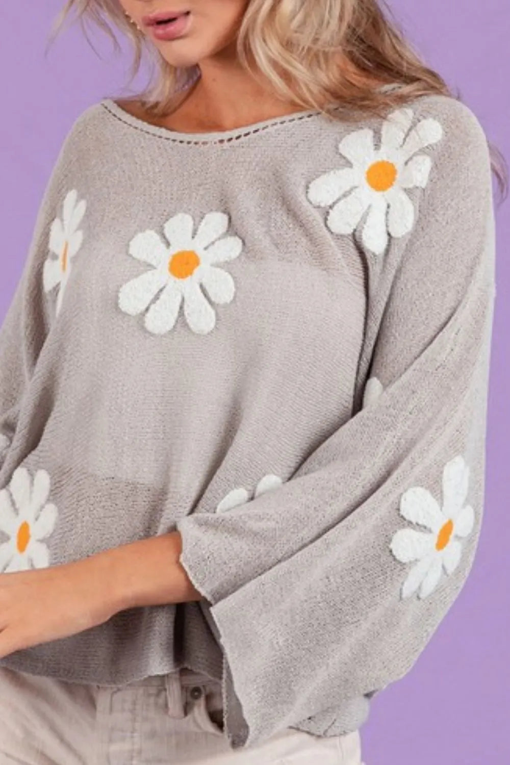 BiBi Flower Embroidery Loose Fit Knit Top d8c35668-0b25-4a52-9f76-3451b1e7245c-Max-Origin