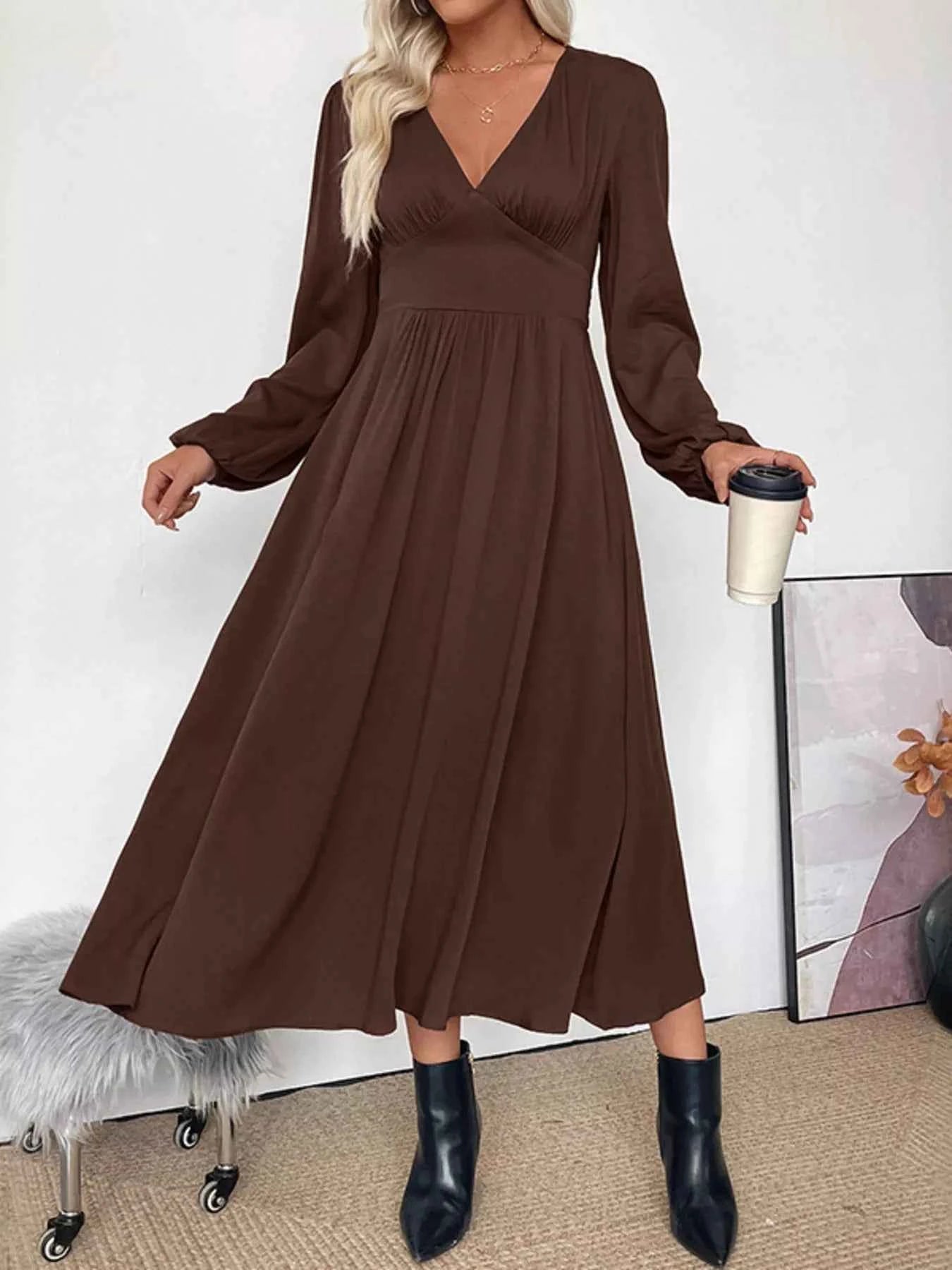 V-Neck Balloon Sleeve Midi Dress d8c60ce2e1e848b79cc36b5e61af37db-Max-Origin