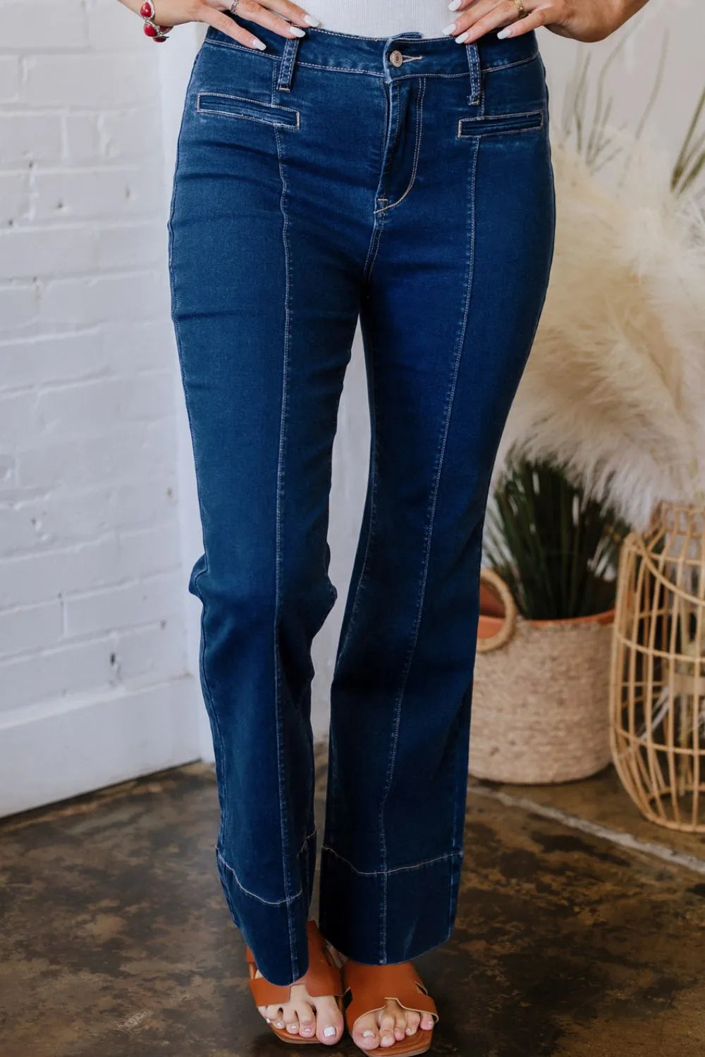 Center Seam Deep Wash Straight Jeans d9599eb3-1b0a-4ef8-8256-988390f50f0b-Max-Origin