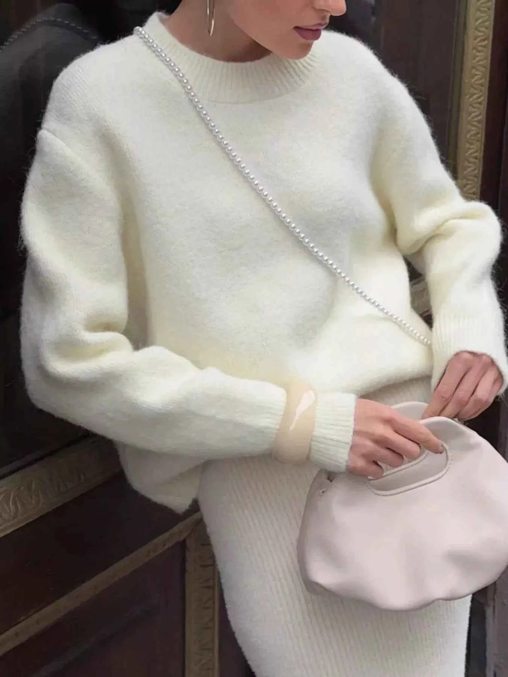 Round Neck Dropped Shoulder Sweater d9a088e9-0064-4380-aa97-a146beb1f266-Max-Origin