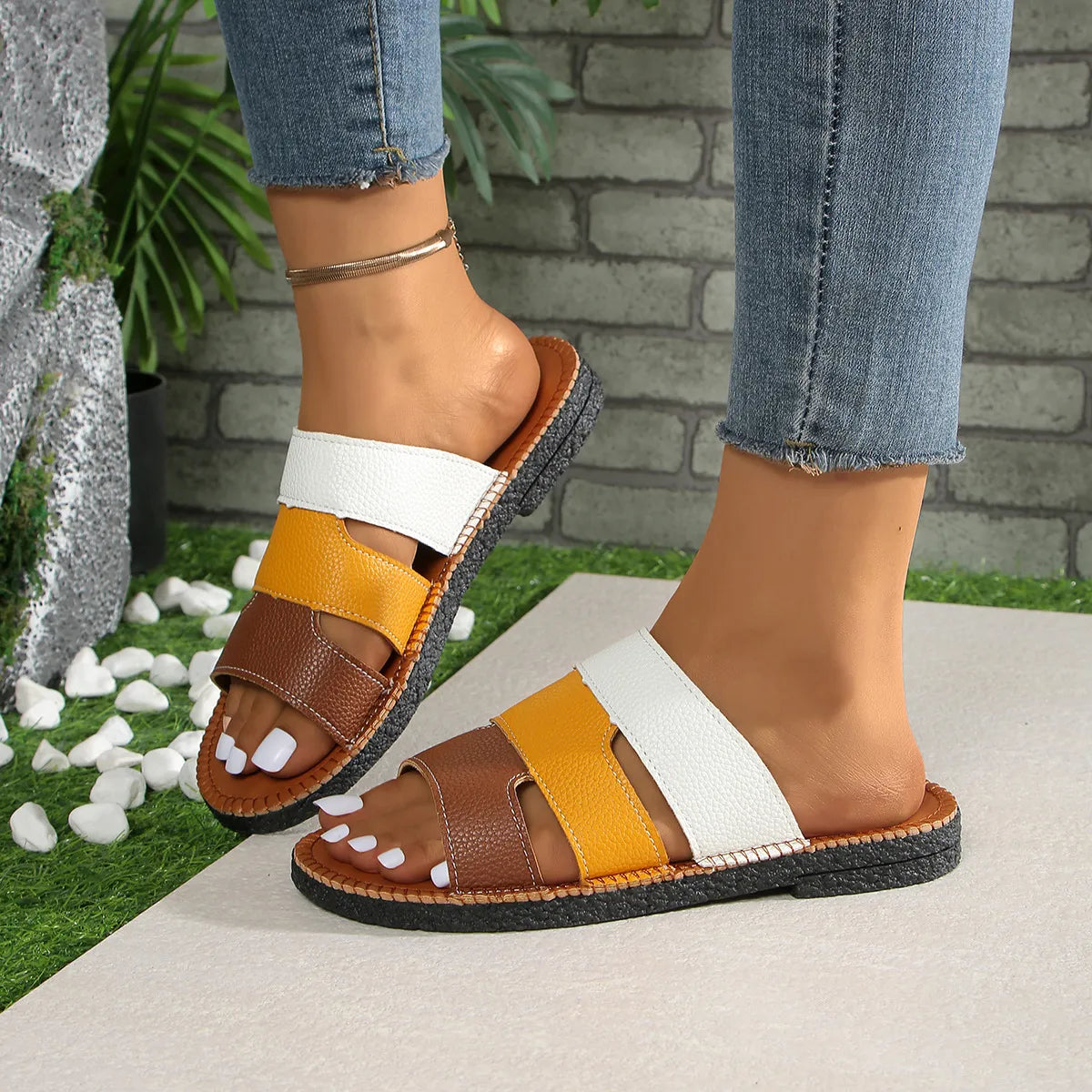 Open Toe Block Heels Sandals Gold da480c3e-1b87-4a56-a09a-fe8f36f6d080-Max-Origin