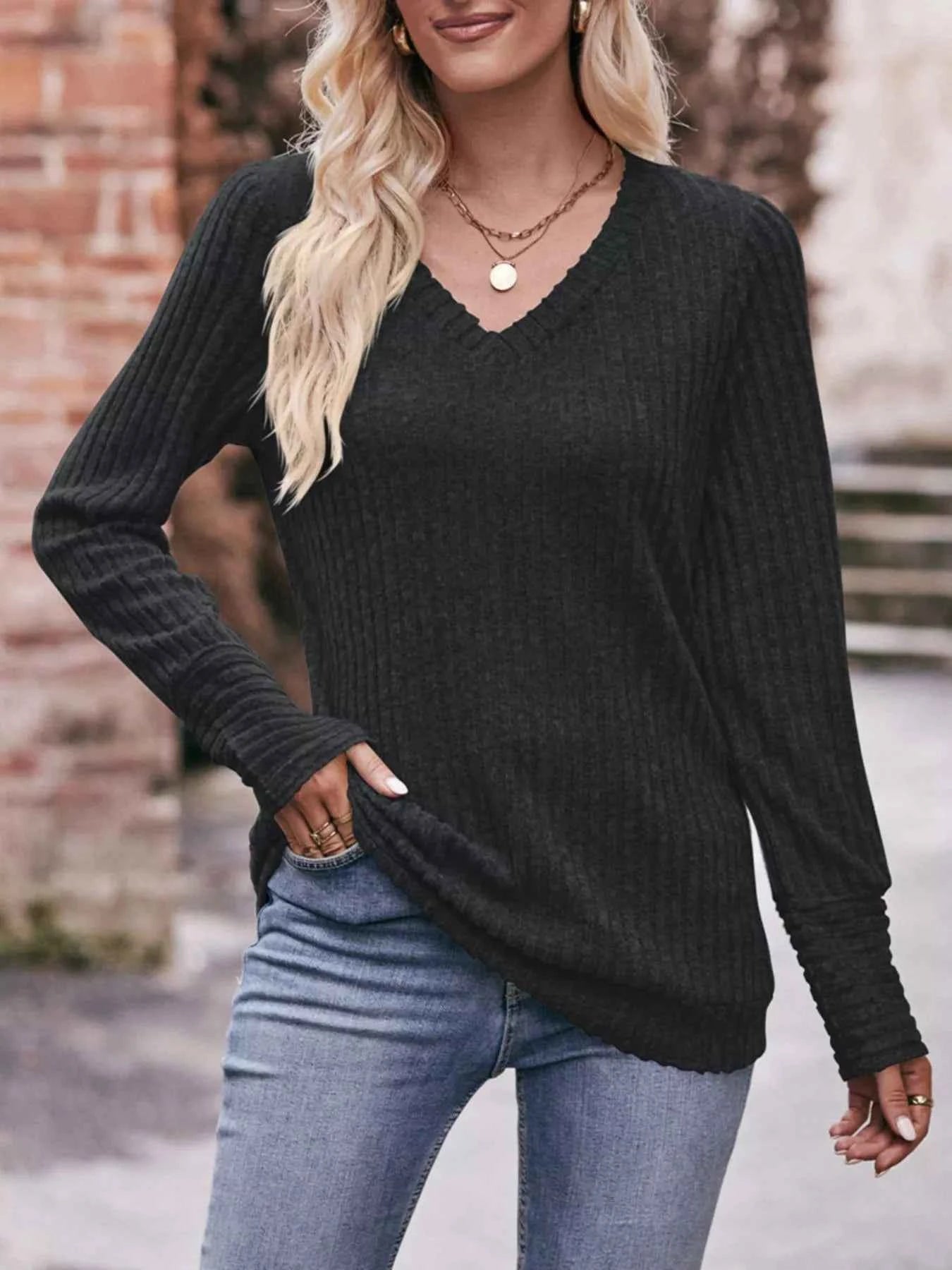 V-Neck Ribbed Knit Long Sleeve T-Shirt da58feae-c6ac-4aa5-88c7-20629356d930-Max-Origin