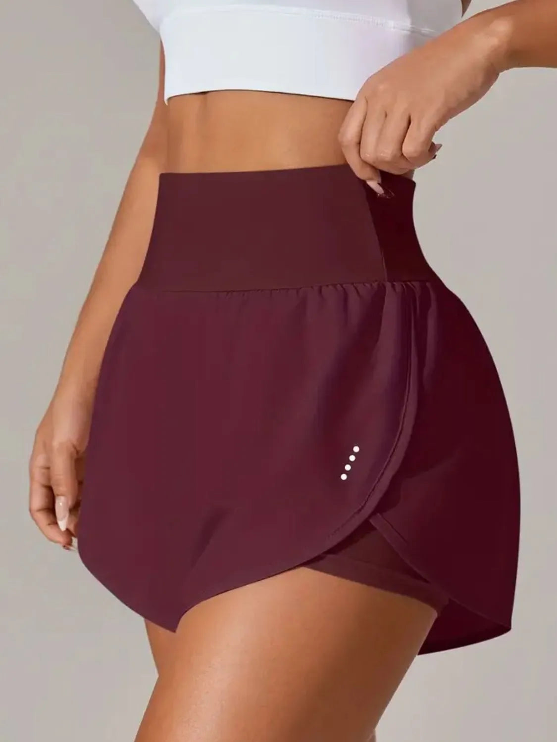Pocketed High Waist Active Shorts db05cf85-4d3f-4edb-a870-2e63ad922677-Max-Origin