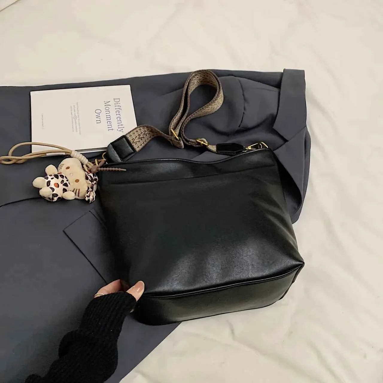 Leather Adjustable Strap Shoulder Bag Black onesize db9bc1b01ffe41268df9f7be18aadd45-Max-Origin